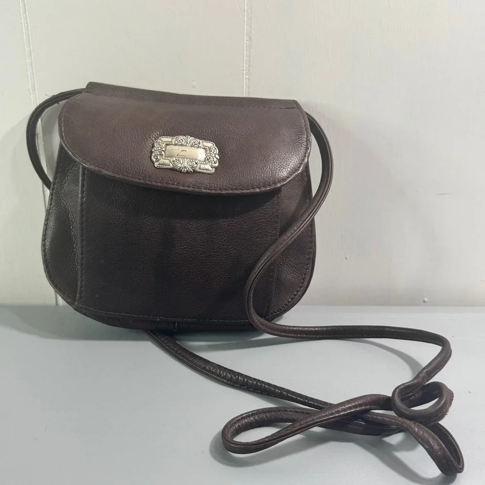 Vintage Fossil Brown Pebbled Leather Crossbody Bag Flap Filigree Detail